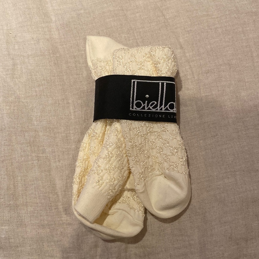Biella Eliza socks NWT